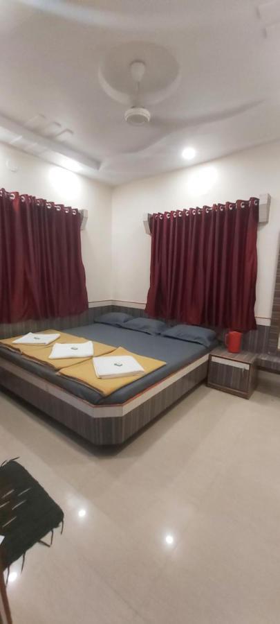 Sai Raghunandan Guest House Shirdi Εξωτερικό φωτογραφία