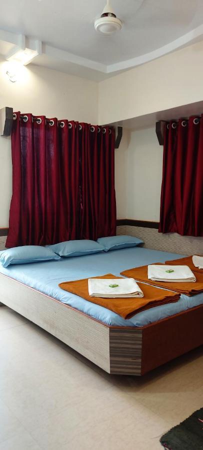 Sai Raghunandan Guest House Shirdi Εξωτερικό φωτογραφία