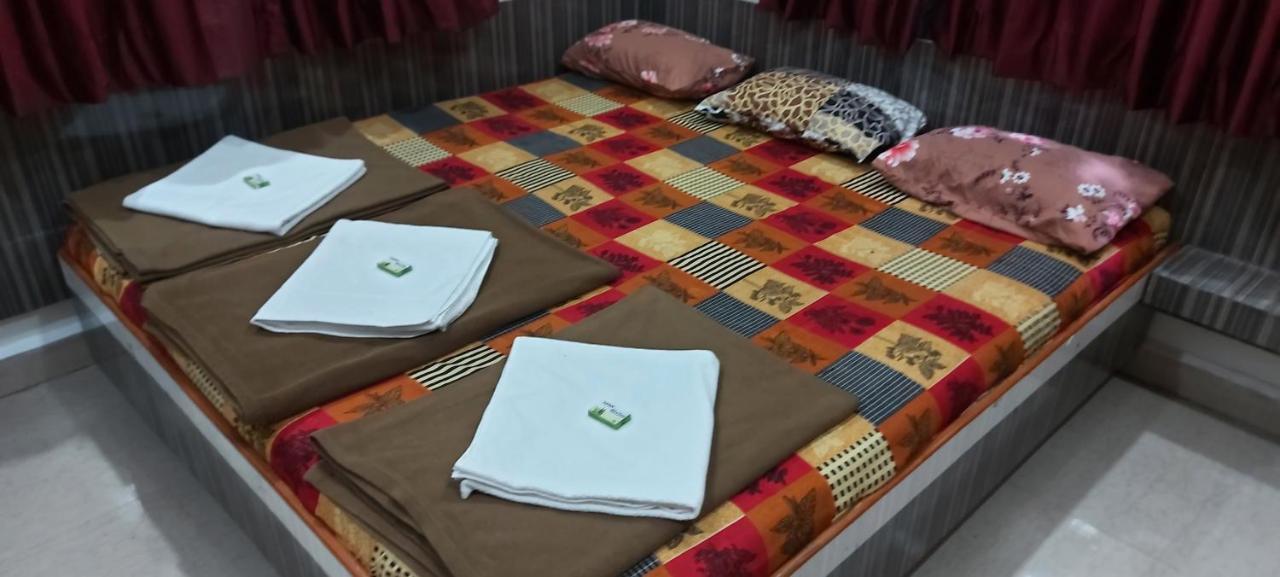 Sai Raghunandan Guest House Shirdi Εξωτερικό φωτογραφία