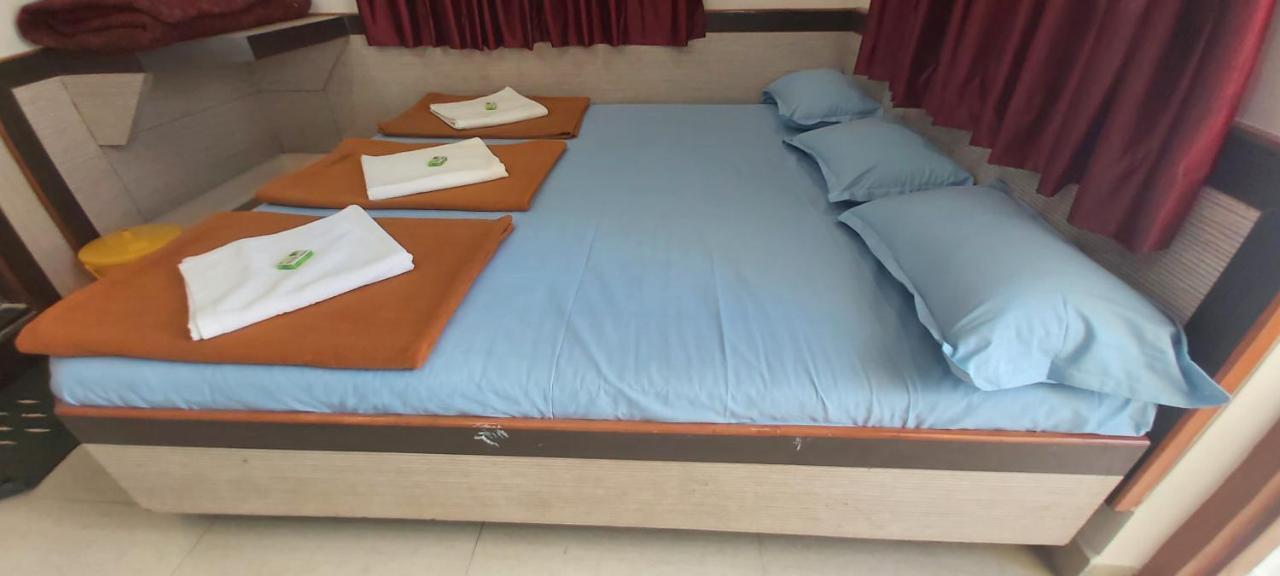 Sai Raghunandan Guest House Shirdi Εξωτερικό φωτογραφία